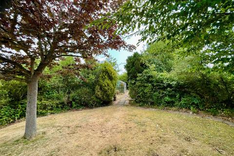3 bedroom bungalow for sale, Thorndon Park Crescent, Leigh-on-Sea, Essex, SS9