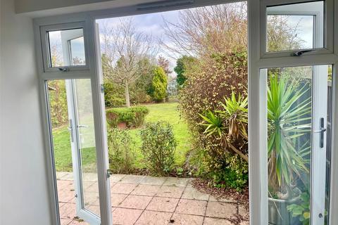 3 bedroom bungalow for sale, Thorndon Park Crescent, Leigh-on-Sea, Essex, SS9