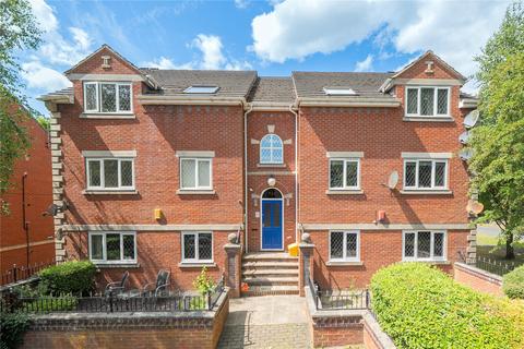 2 bedroom apartment for sale, Highthorne Court, Shadwell, Leeds