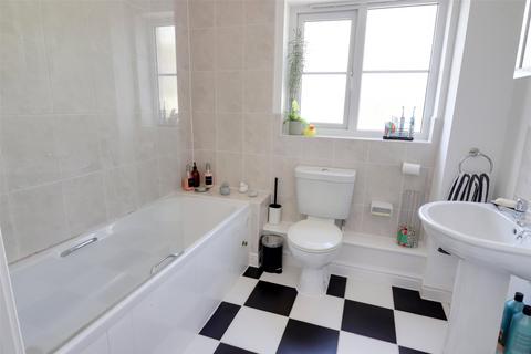 6 Campion Close, Launceston, PL15 9GG