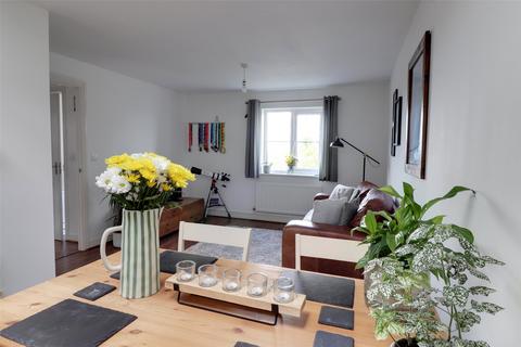 6 Campion Close, Launceston, PL15 9GG