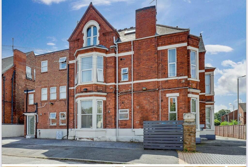 Patrick Rdr England flat 6, 2a Patrick Road, West... 1 bed ground floor flat - £750 pcm (£ ...