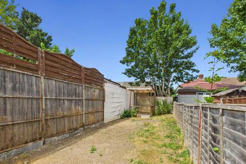 1 bedroom maisonette for sale, Cornwall Avenue, Slough, Berkshire, SL2