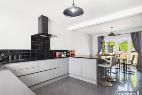 4 bedroom detached house for sale, Wokingham Road, Reading RG6