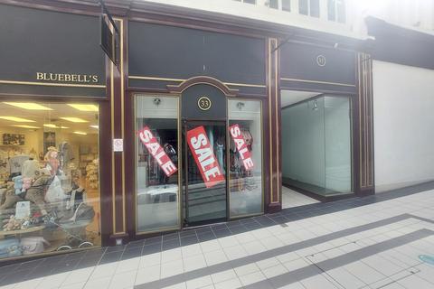 Retail property (high street) to rent, King St Stirling FK8 1AX