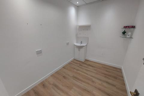 Retail property (high street) to rent, 37 Dumbarton Rd Stirling FK8 2LQ