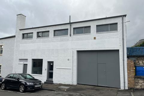Showroom to rent, 5-7 Sang Pl Kirkcaldy KY1 1HA