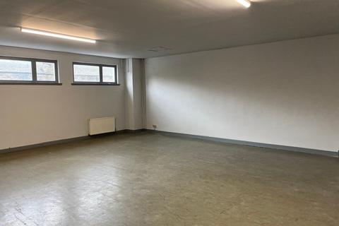 Showroom to rent, 5-7 Sang Pl Kirkcaldy KY1 1HA