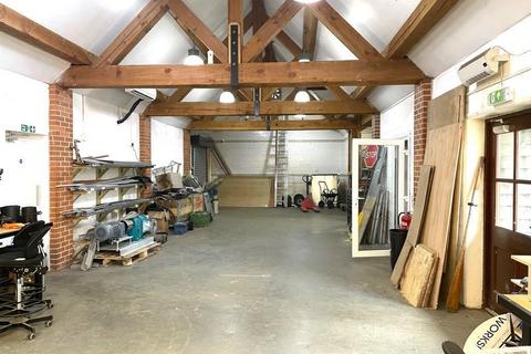 Warehouse to rent, Sindlesham Rd Reading RG2 9JH