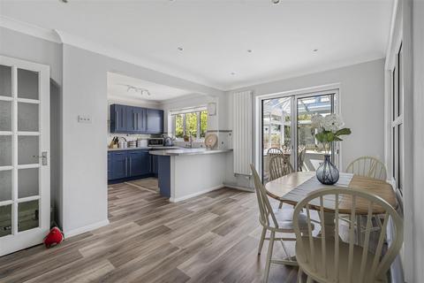 36 Ashmead Drive, Hardwick, Cambridge, CB23 7XT