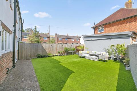 25 Ridding Gate, Otley, LS21 2EN