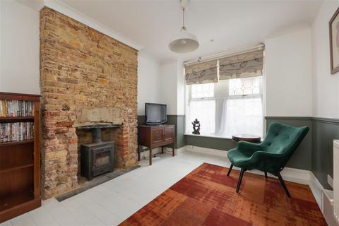 4 bedroom end of terrace house for sale, Warwick Road, Whitstable
