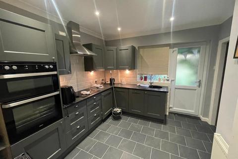 2 bedroom detached house to rent, North End, Shortstown, Bedford