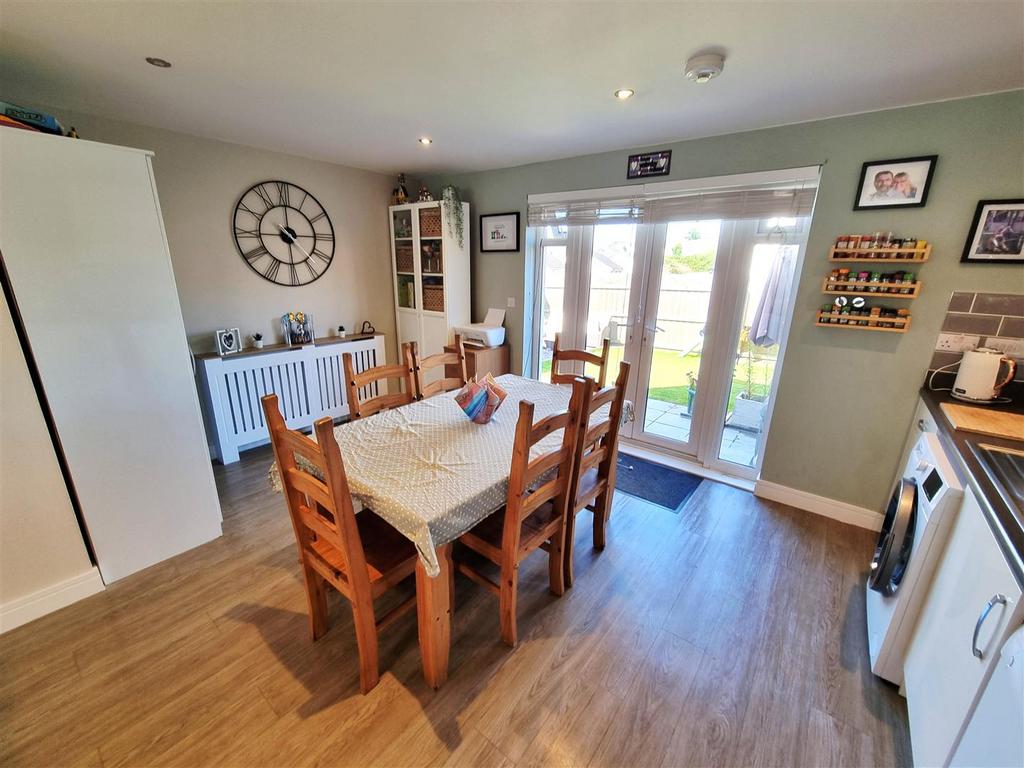 Dining area.jpg