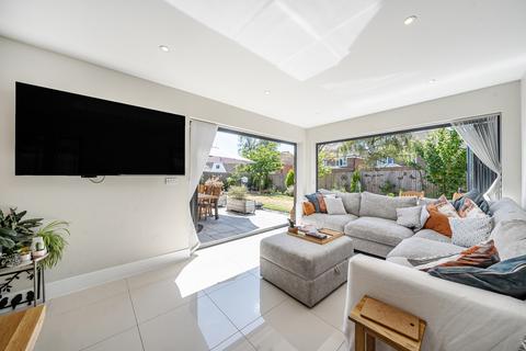 4 bedroom bungalow for sale, Tiggall Close, Reading RG6