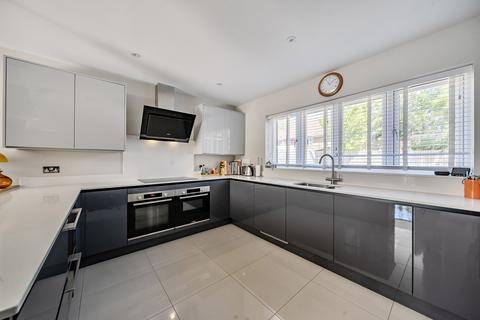 4 bedroom bungalow for sale, Tiggall Close, Reading RG6