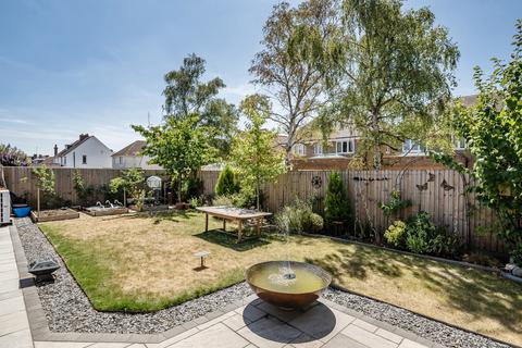 4 bedroom bungalow for sale, Tiggall Close, Reading RG6