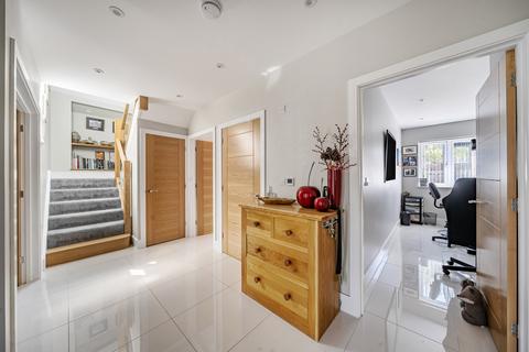 4 bedroom bungalow for sale, Tiggall Close, Reading RG6