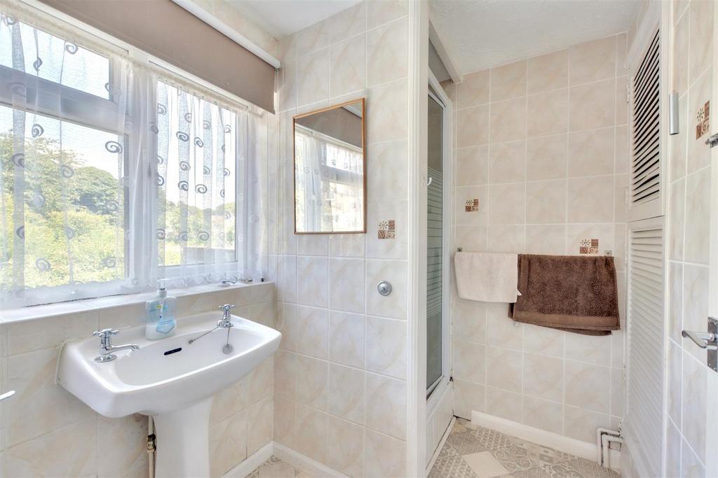 Bathroom 3.jpeg