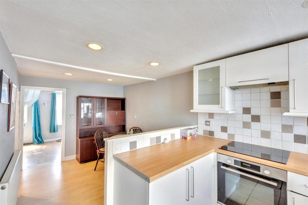 Kitchen 2.jpeg