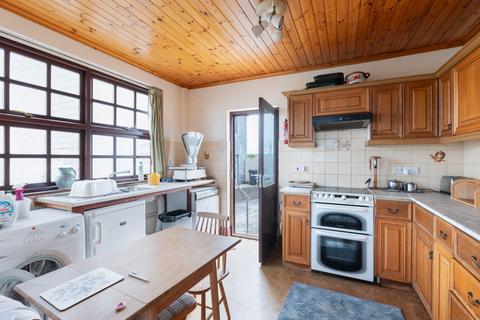 3 bedroom property with land for sale, 7 New Road
