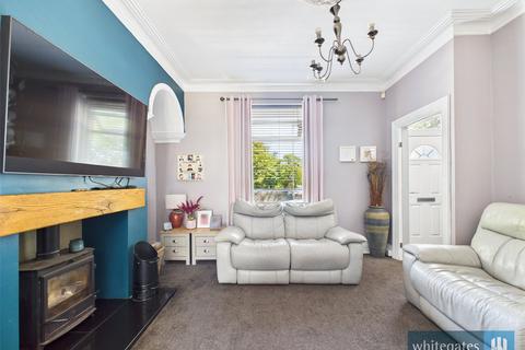 3 bedroom end of terrace house for sale, Cemetery Road, Low Moor, Bradford, West Yorkshire, BD12
