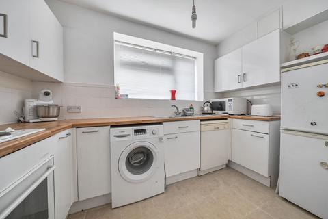 1, Royal Court Deer Park Close, Kingston Upon Thames, KT2 7TW