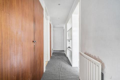 1, Royal Court Deer Park Close, Kingston Upon Thames, KT2 7TW