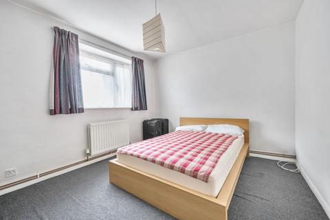 1, Royal Court Deer Park Close, Kingston Upon Thames, KT2 7TW