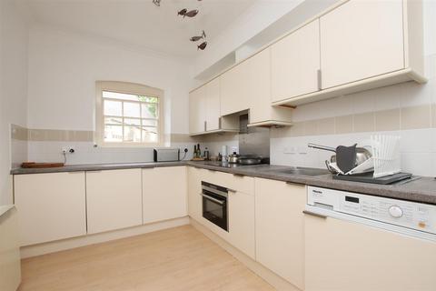 2 bedroom apartment to rent, Kempthorne Lane, Bath BA2