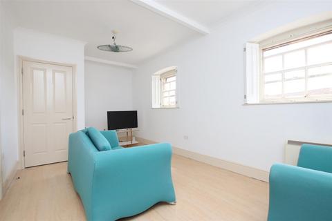 2 bedroom apartment to rent, Kempthorne Lane, Bath BA2