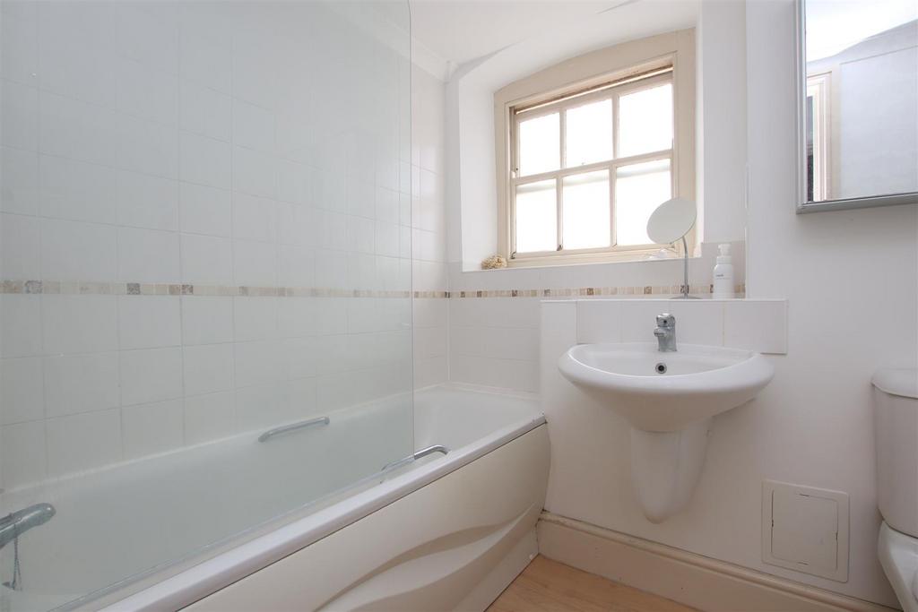 Bathroom.JPG
