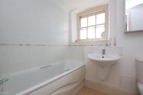 2 bedroom apartment to rent, Kempthorne Lane, Bath BA2