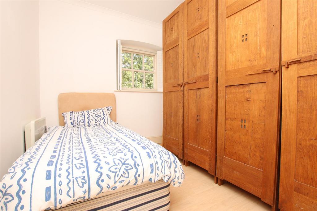 Bedroom 2.JPG