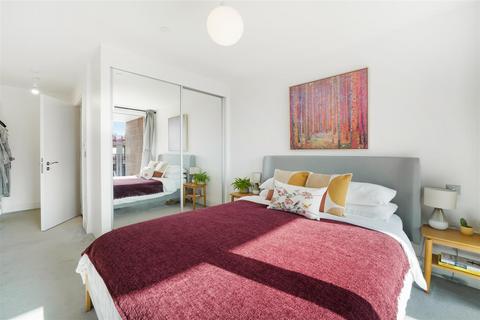 3 bedroom penthouse for sale, Healum Avenue, Southall UB2