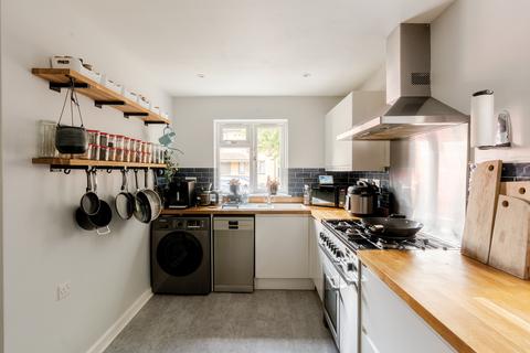 6 Hastings Close, Bristol, BS3 5RF
