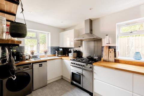 6 Hastings Close, Bristol, BS3 5RF