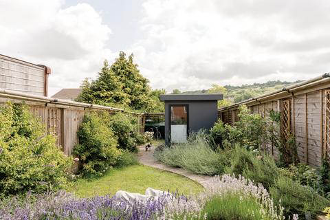 6 Hastings Close, Bristol, BS3 5RF