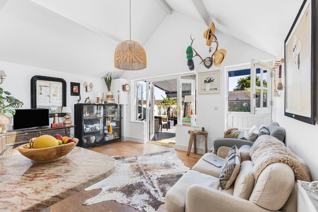 Kitchen/Living Area