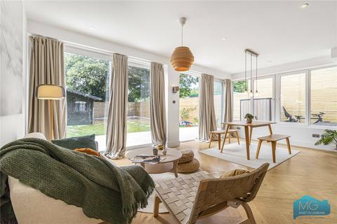 4 bedroom detached house for sale, Featherstone Road, Mill Hill, London, NW7