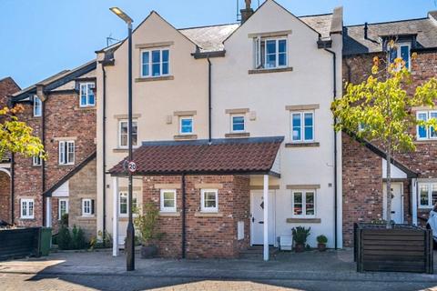 4 bedroom terraced house for sale, Micklethwaite Grove, Wetherby, LS22