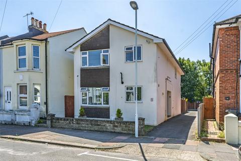 2 bedroom flat for sale, St. Dunstans Road, Worthing, West Sussex, BN13