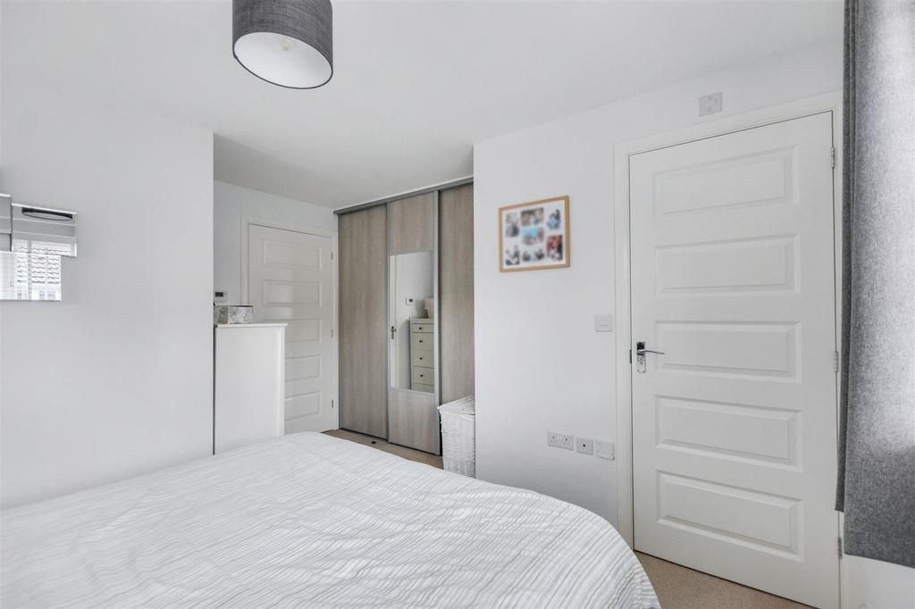 Bedroom 1 2.jpeg