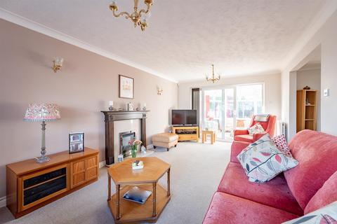 4 bedroom detached house for sale, Ashmore Close, Peacehaven