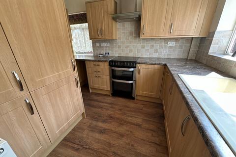 3 bedroom semi-detached house for sale, Waverley Lane, Shobnall, Burton-on-Trent, DE14