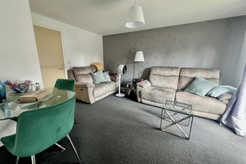 2 bedroom ground floor flat for sale, Lawnhurst Avenue, Wythenshawe, Manchester