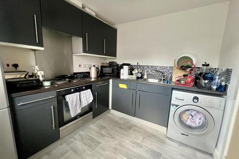 2 bedroom ground floor flat for sale, Lawnhurst Avenue, Wythenshawe, Manchester