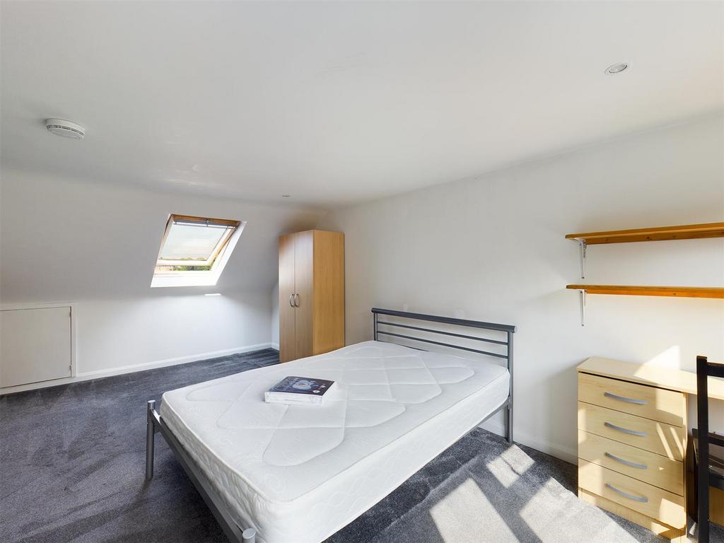 CAM00771 P1-PR0105-STILL09.jpg