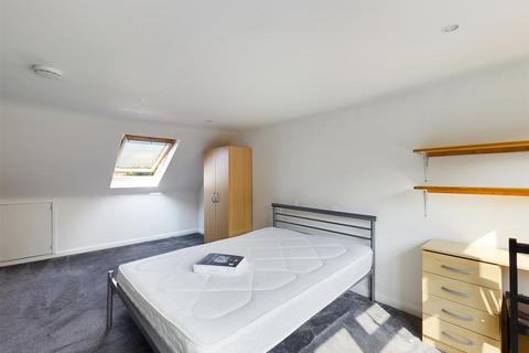 4 bedroom terraced house to rent, Barnett Road, Brighton