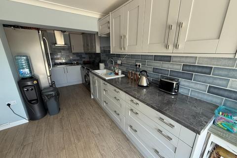 8 Garfield Close, Swindon, SN3 6BZ